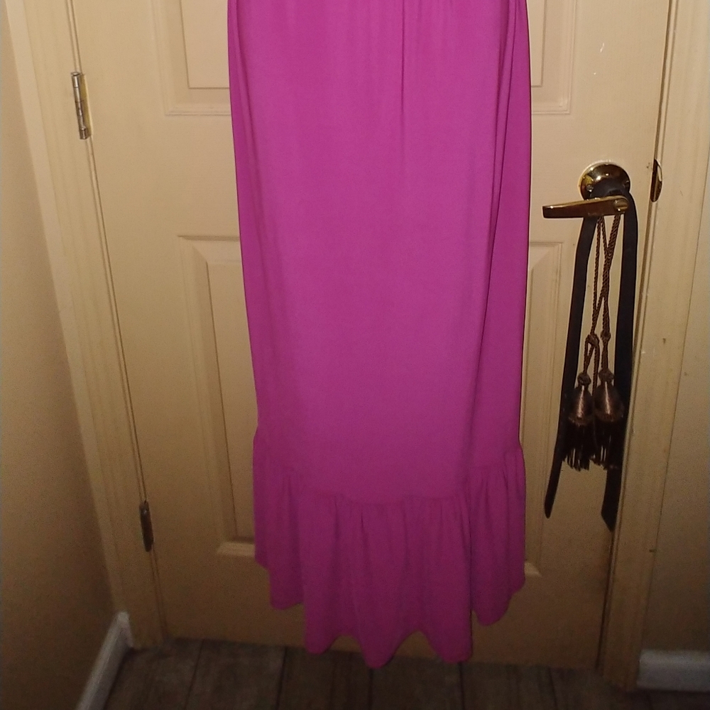 Dress - Picture 3 of 4